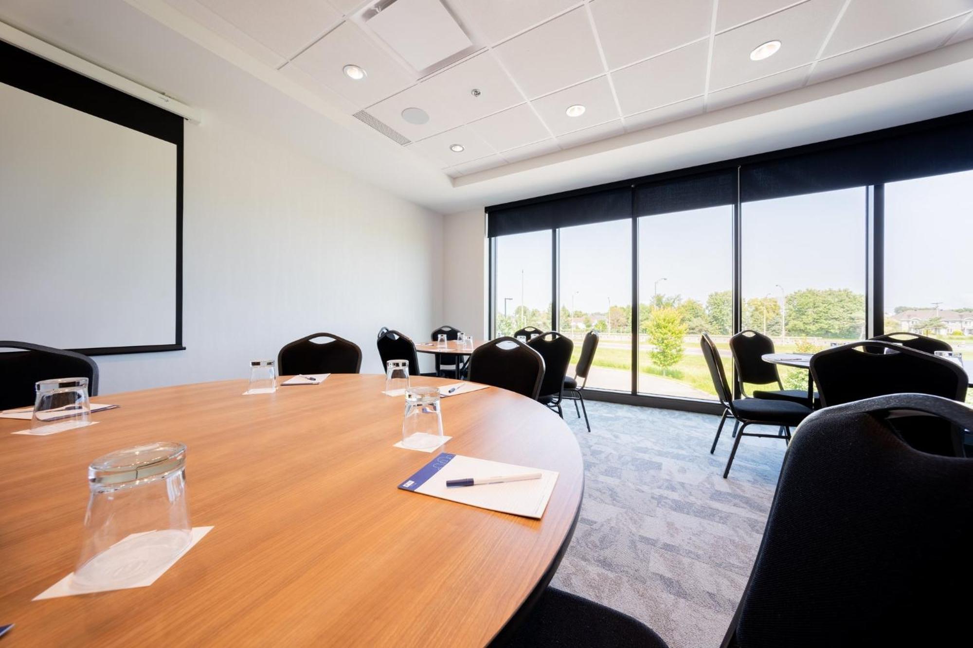 Holiday Inn Express & Suites - Trois Rivieres Ouest By Ihg Bagian luar foto